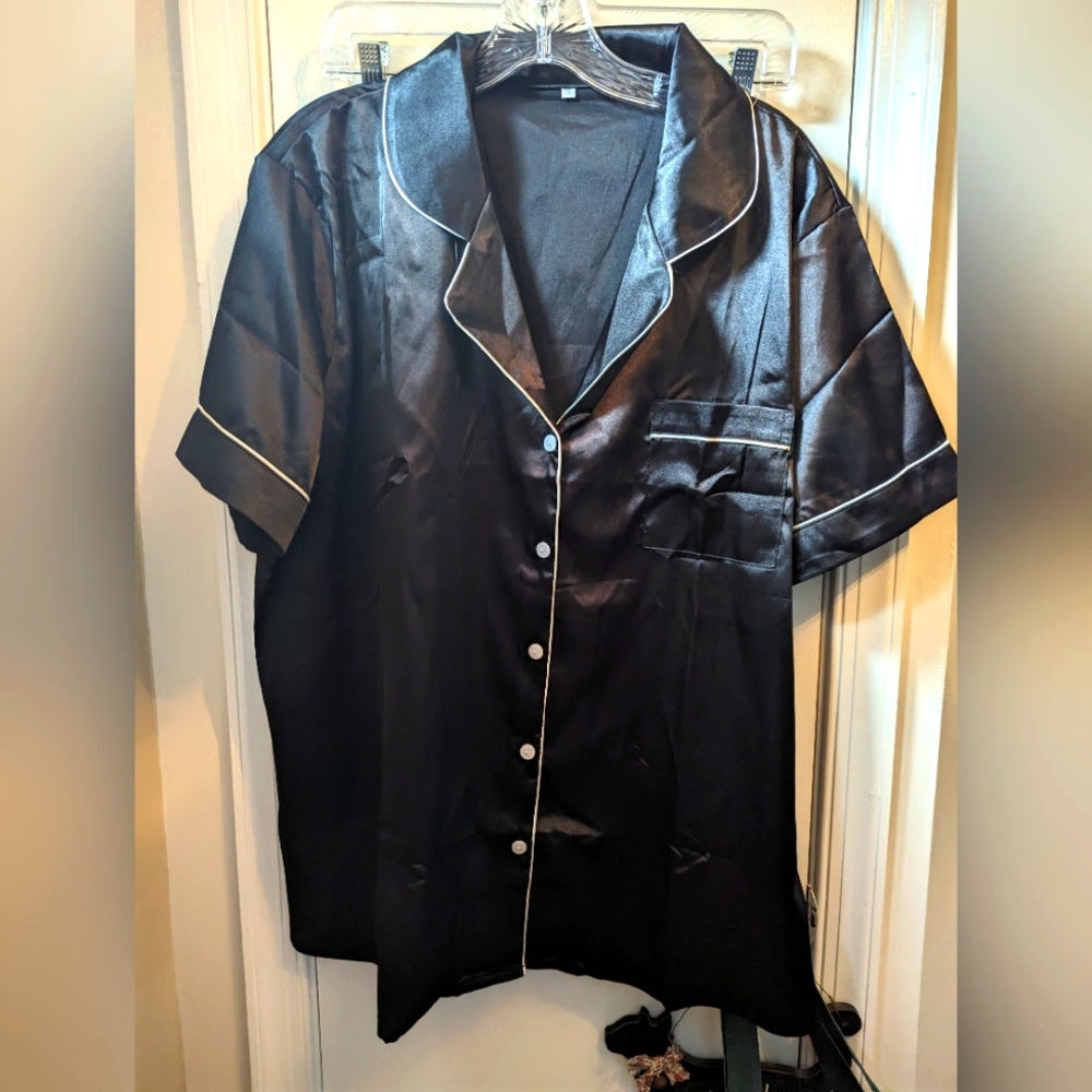 Satiny pajama set